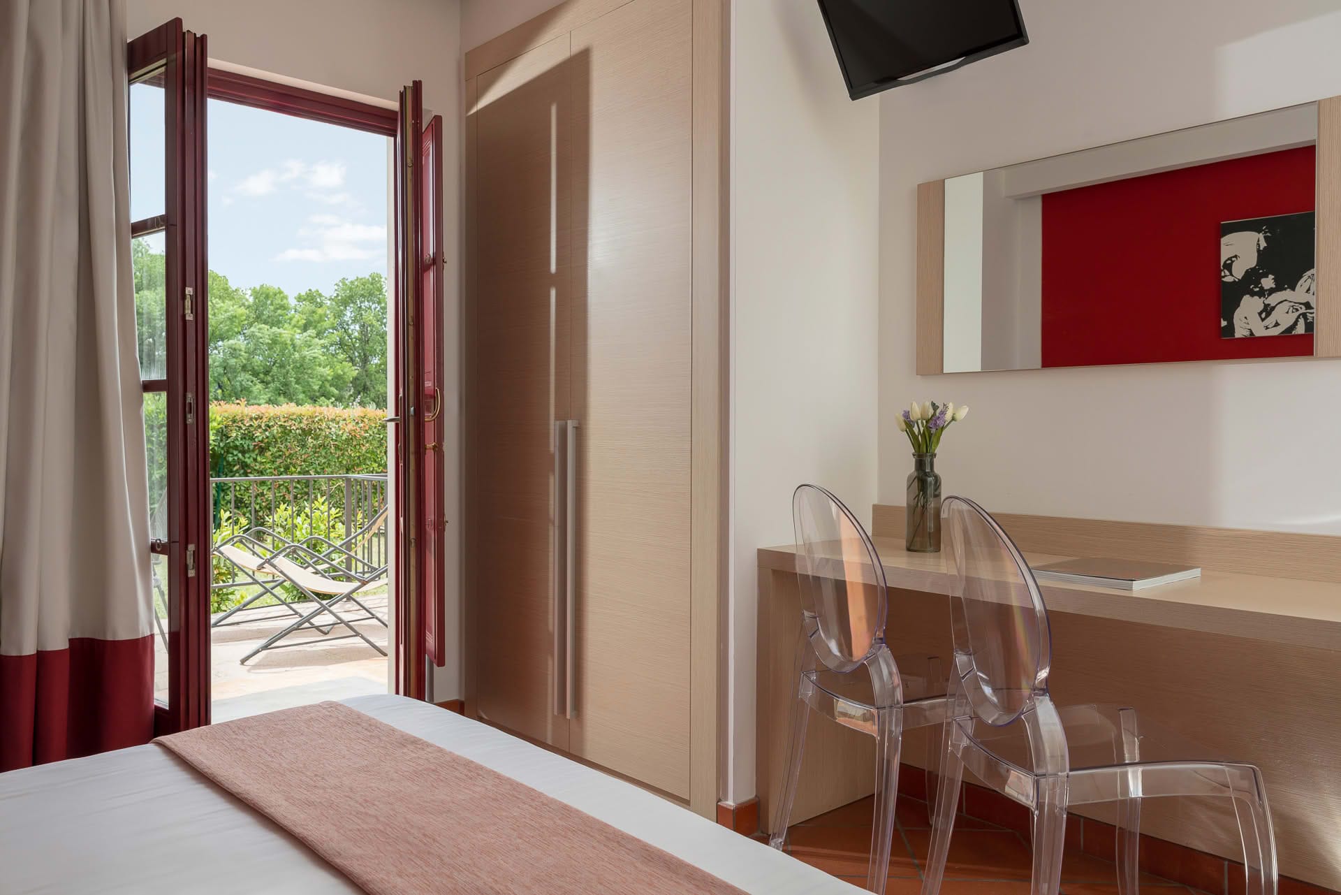 Detail des Gartenzimmers des Casolare Terre Rosse