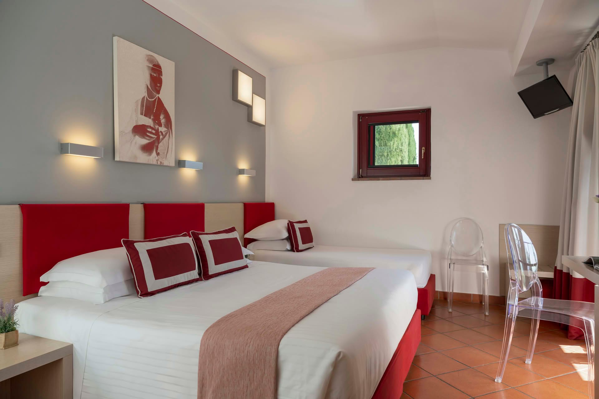 Comfort-Zimmer im Casolare Terre Rosse mit Doppelbett und Zustellbett